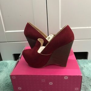 Shoe dazzle heels
